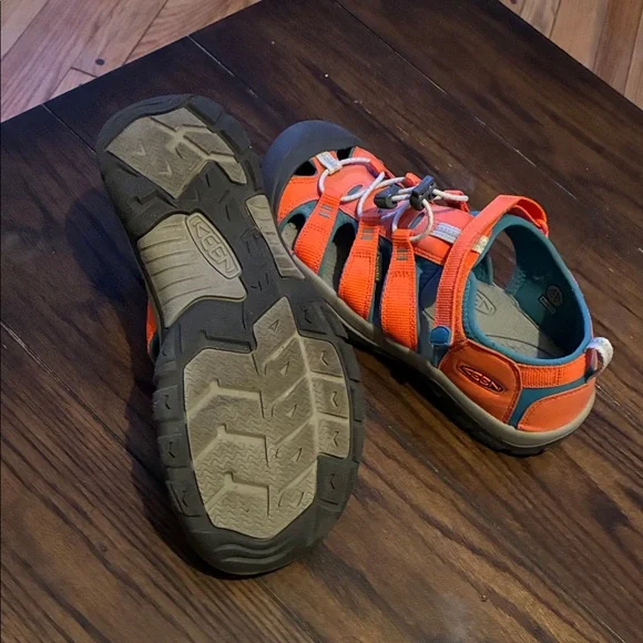 Keen Kids' Vibrant Orange and Blue Sandals - Picture 4 of 4